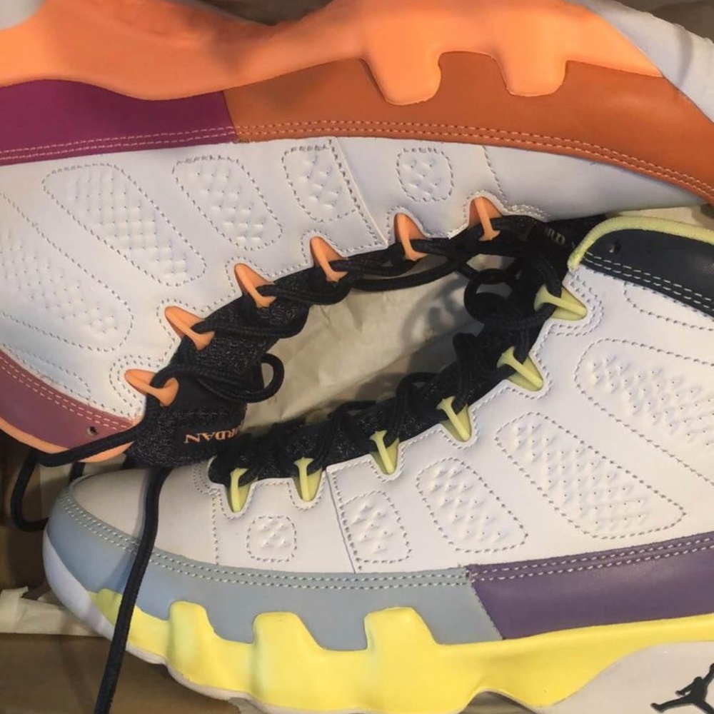 Jordan 9 Change the world women sz 8.5